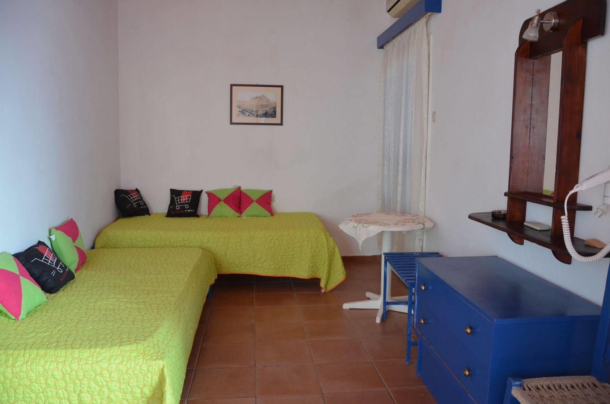 Themis Hotel Myrties 外观 照片
